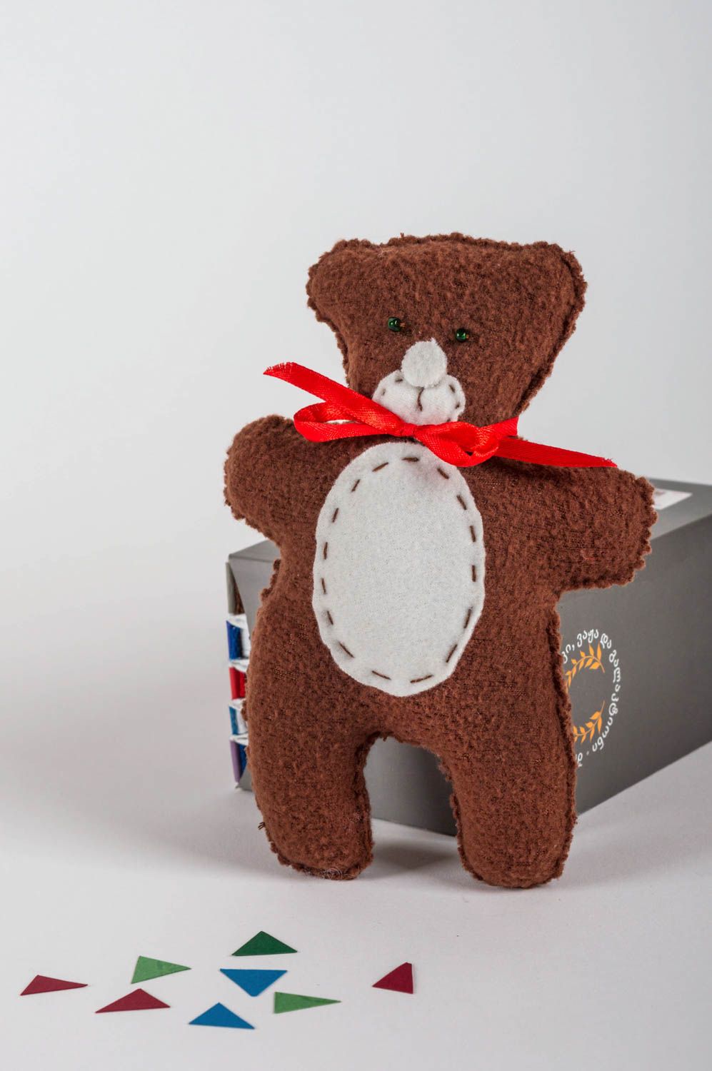Игрушка мягкая медвежонок из флиса коричневый с бантом на шее ручная работа фото 1