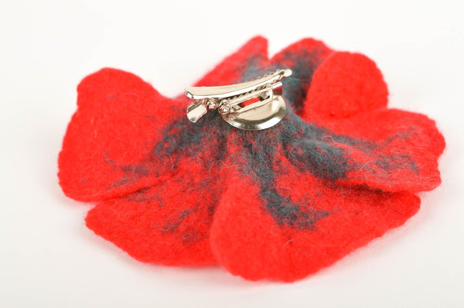 Broche fleur rouge Bijou fait main en laine feutrée Cadeau femme Coquelicot photo 4