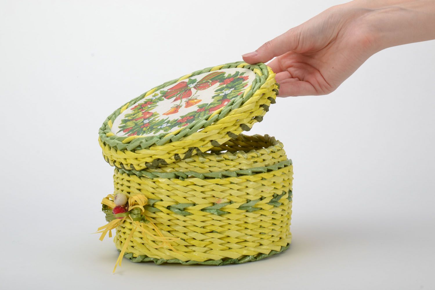 Homamde basket with lid photo 5