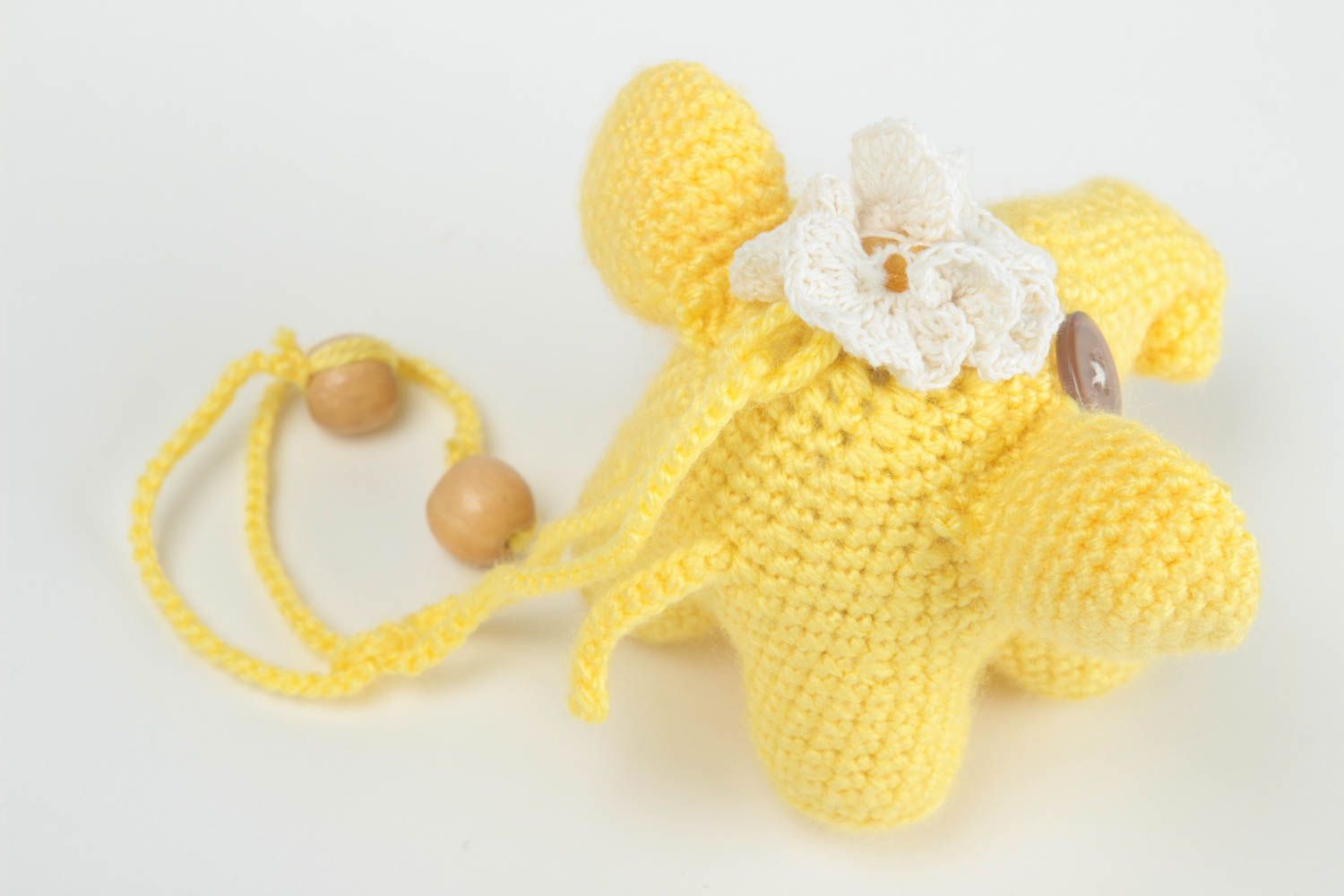 Jouet tricoté original fait main petit pour enfant en forme d'éléphant jaune photo 4