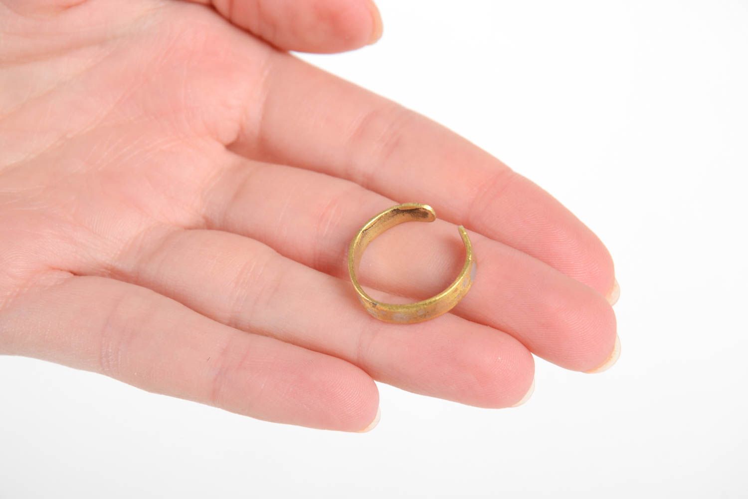 Красивое кольцо ручной работы необычное кольцо золотистое женское кольцо фото 3