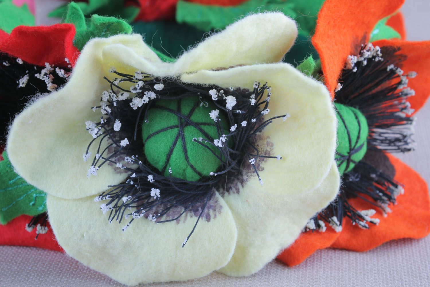 Homemade head wreath with poppies photo 5
