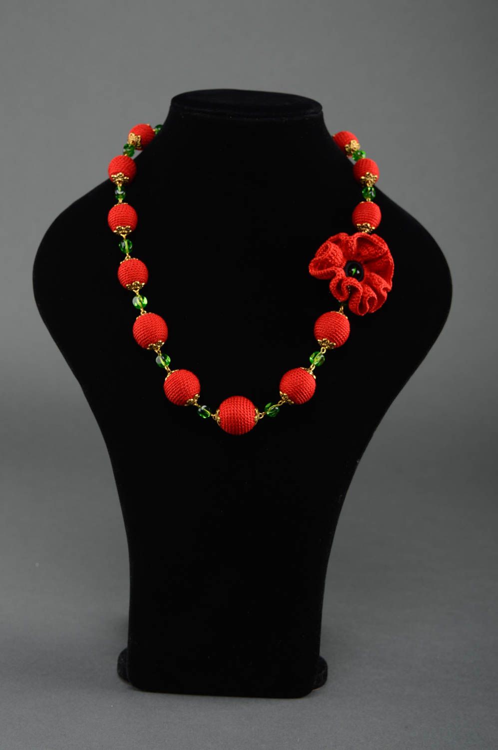 Collier tricoté au crochet rouge fait main fleurs pavots de design cadeau femme photo 2