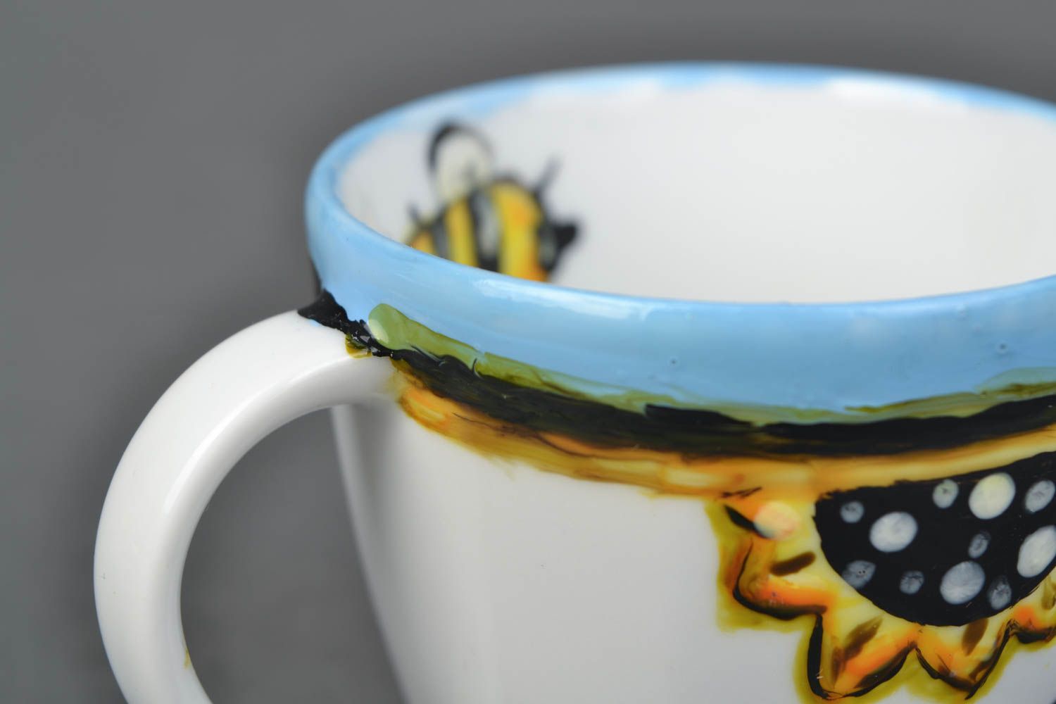 Elegant bee pattern white espresso coffee cup with saucer and handle photo 5