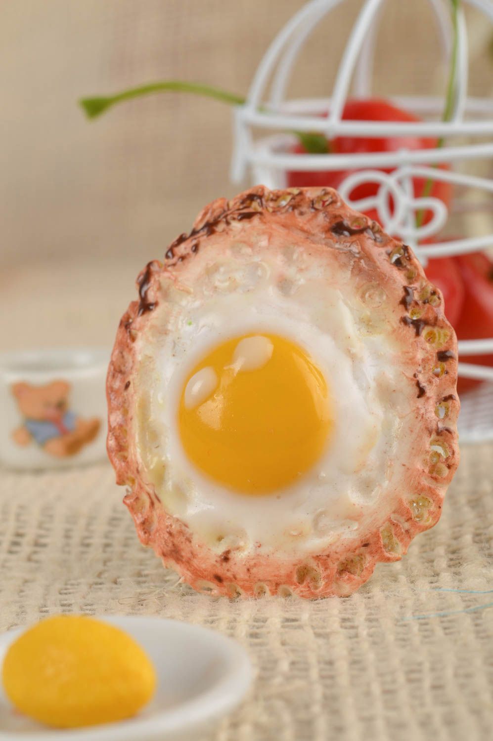 Broche hecho a mano con forma de huevo frito accesorio de moda regalo original foto 1