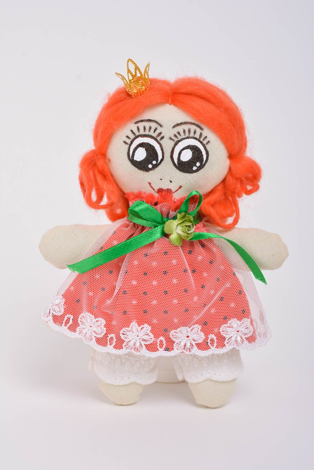 Spielzeug Puppe aus Stoff nettes Mädchen Prinzessin mit roten Haaren handmade foto 1