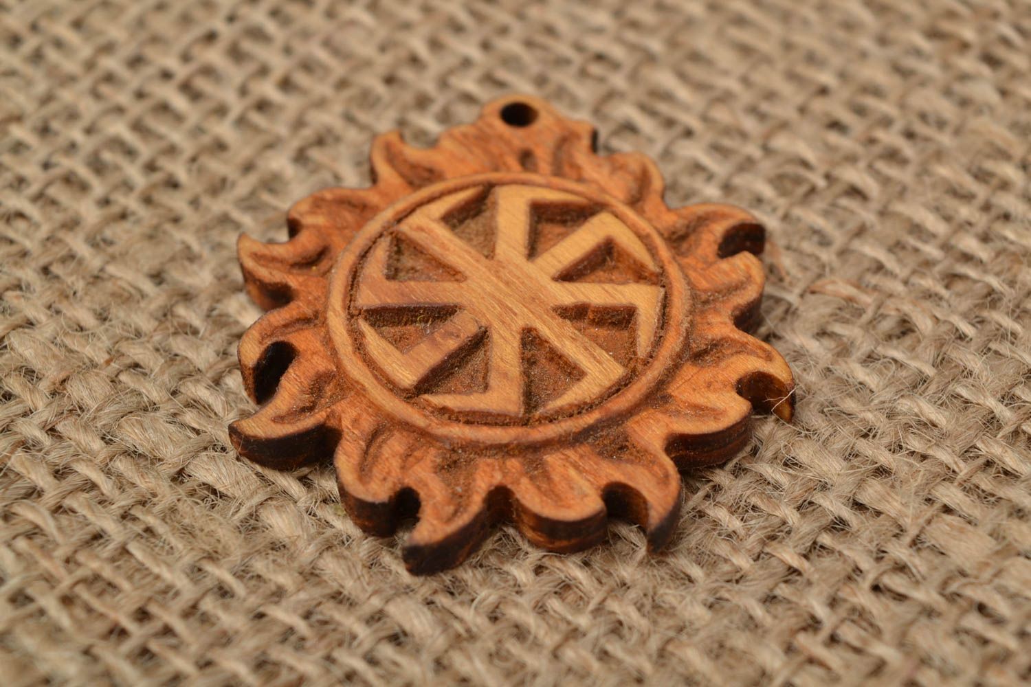 Pendentif rond en bois fait main talisman slave Croix de Lada original photo 1