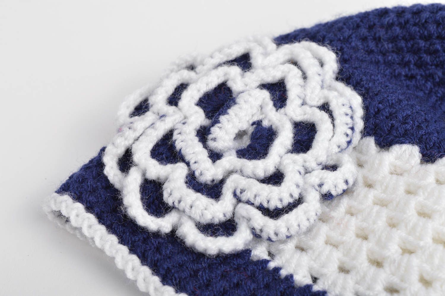 Bonnet tricot fait main Chapeau au crochet bleu blanc fleur Vêtement fille photo 5