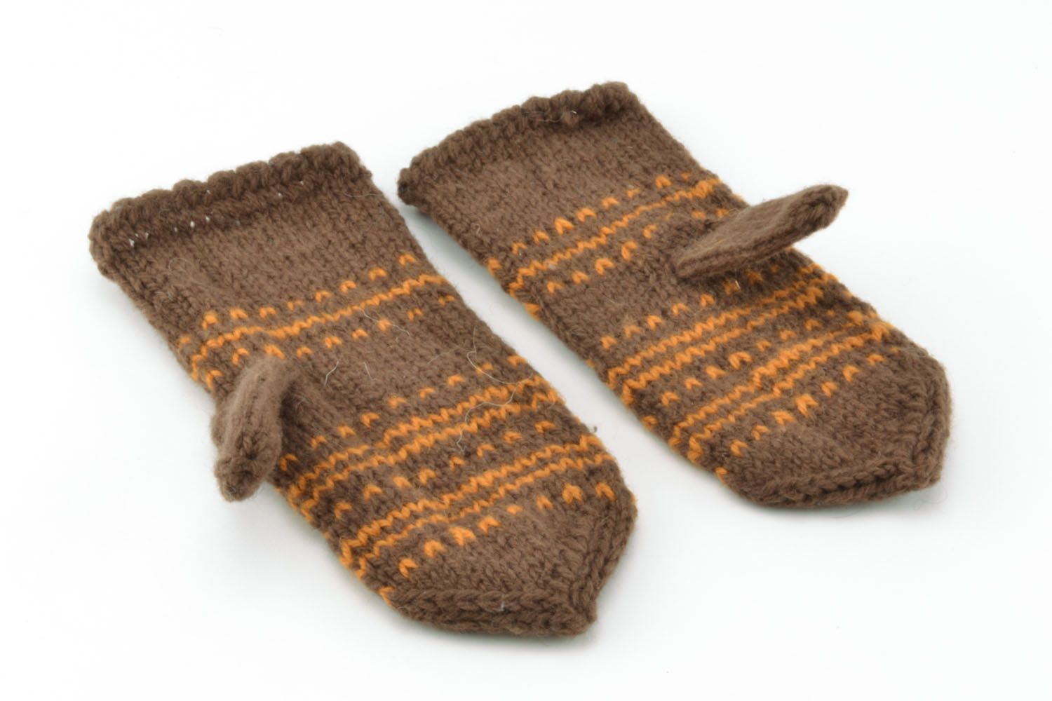 Moufles tricotées en laine brune pour femme photo 2