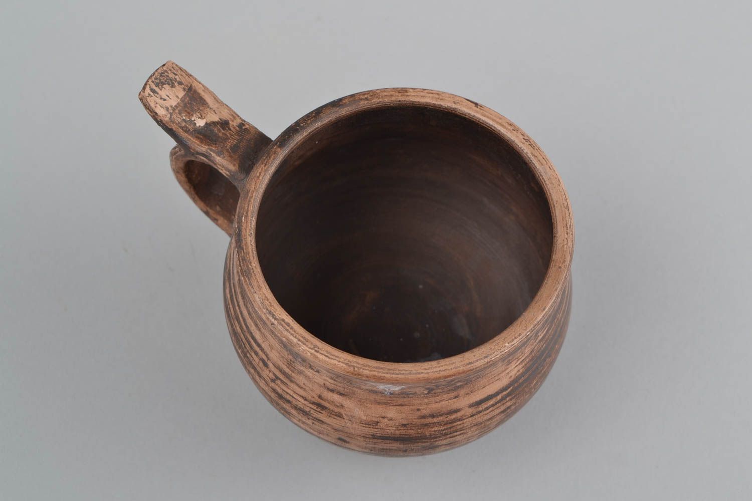 Taza cerámica hecha a mano marrón redonda bonita original para té 350 ml foto 5