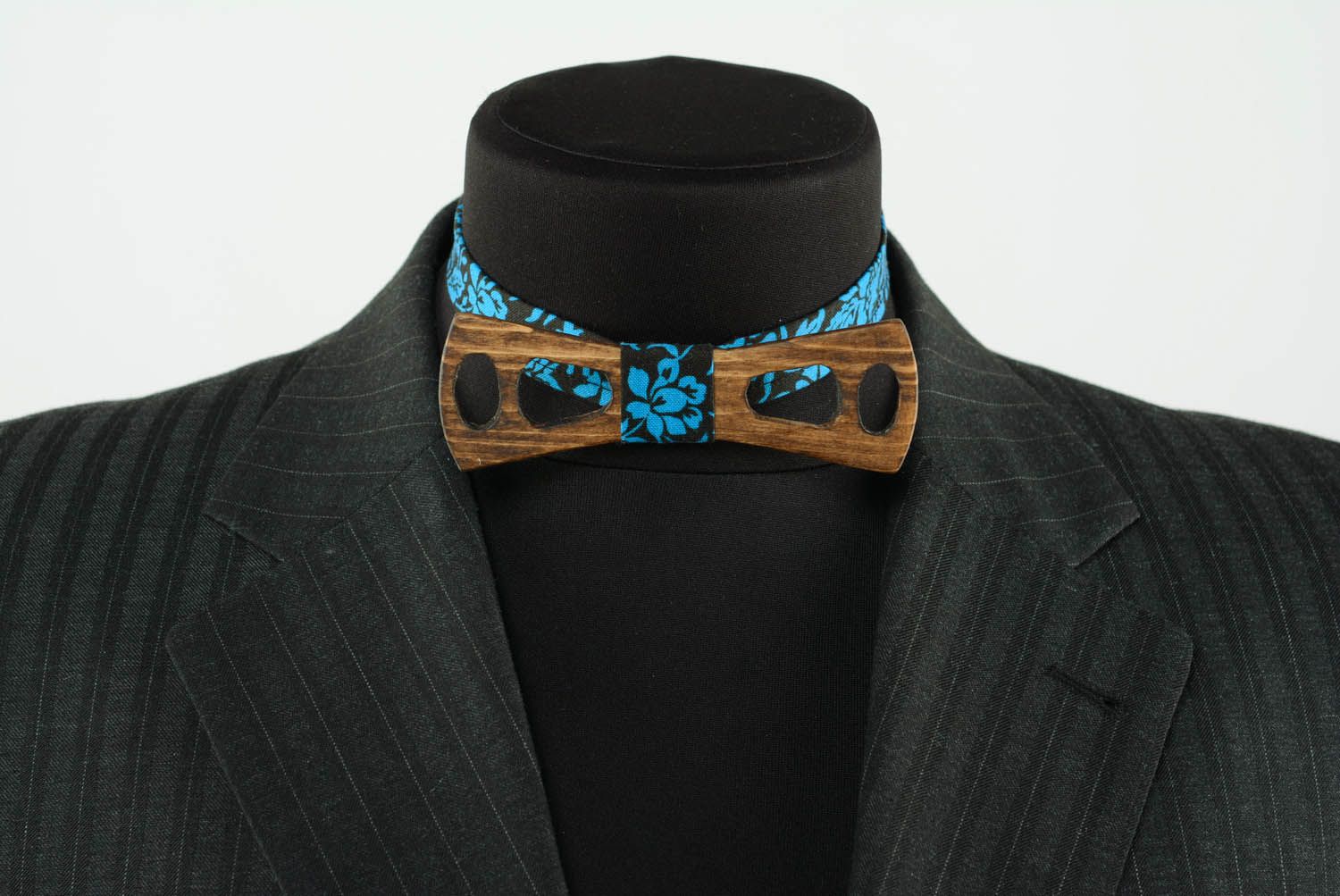 Wooden handmade bow tie photo 2