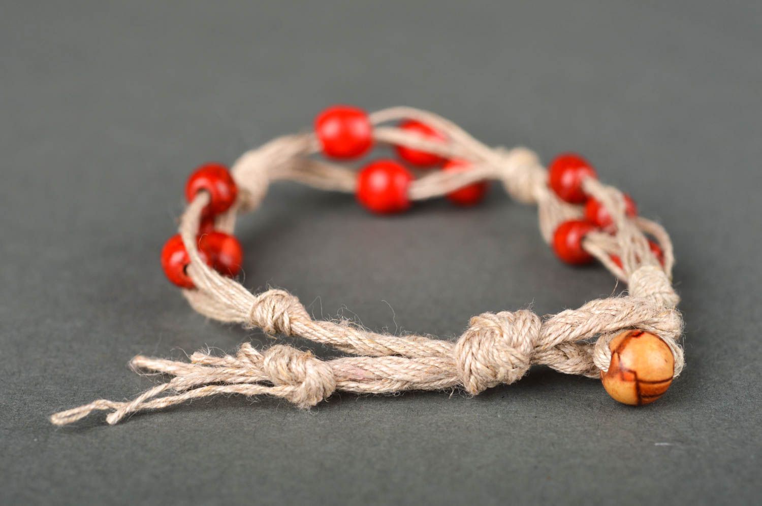 Pulsera artesanal de cordón pulsera con cuentas rojas accesorio para mujer  foto 5