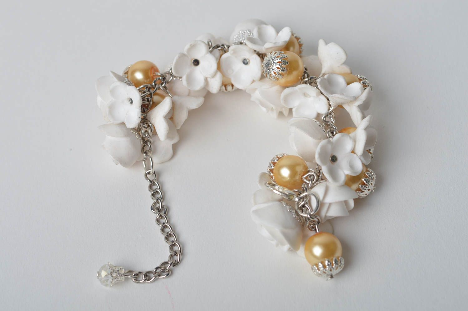 Bracelet fleurs Bijoux fait main en pâte polymère Accessoire femme blanc photo 4