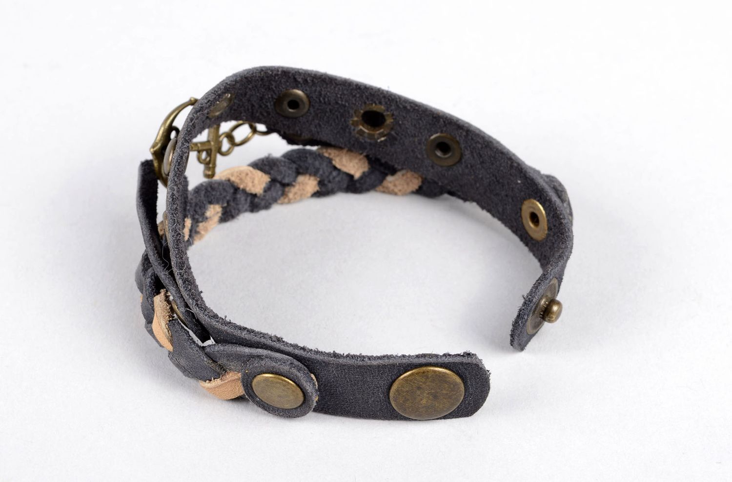 Bracelet en cuir naturel Bijou fait main avec ancre métallique Accessoire femme photo 4