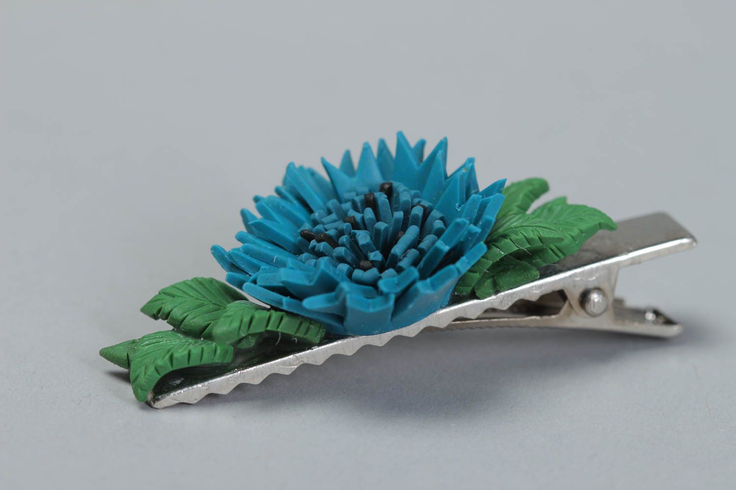Авторская заколка для волос из полимерной глины с объемным цветком зажим  фото 3