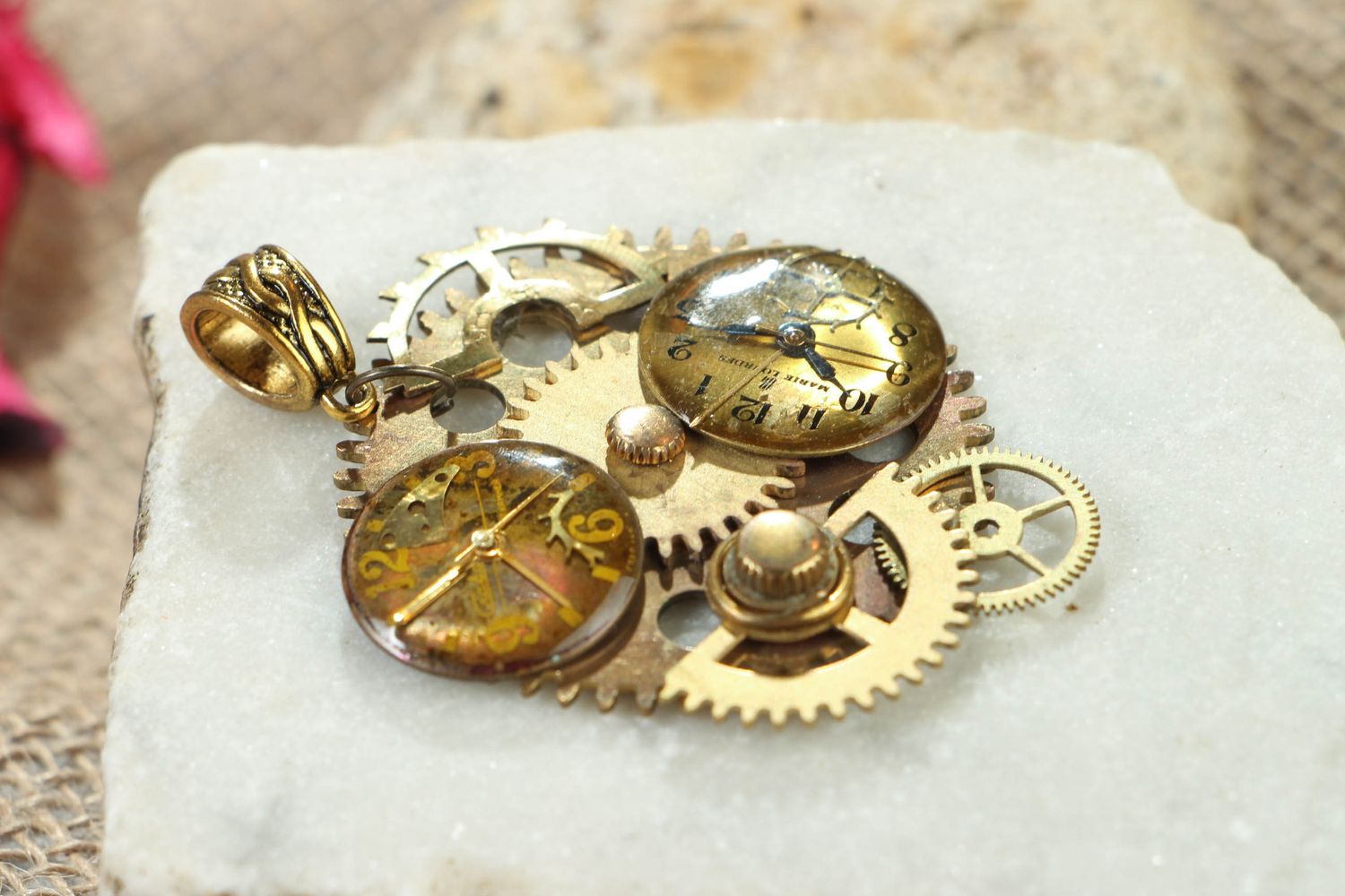 Steampunk pendant with clockwork details photo 3
