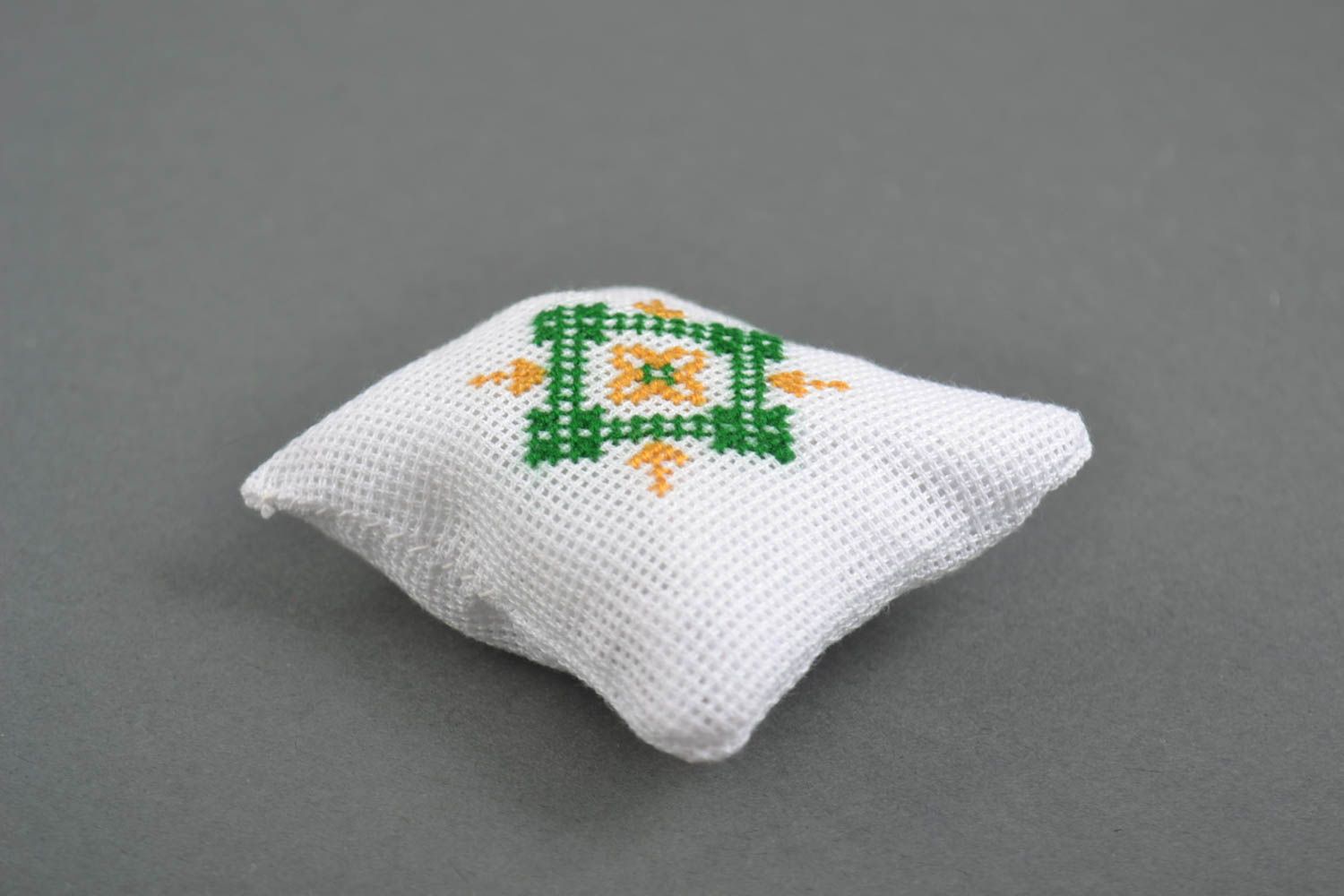Handmade pincushion embroidery supplies needle holder sewing accessories photo 4