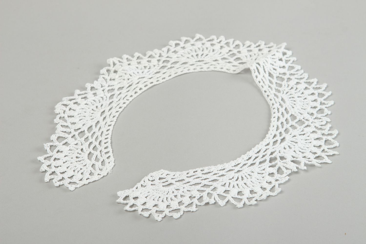 Col blanc Accessoire fait main tricoté en fils de coton au crochet Cadeau femme photo 1