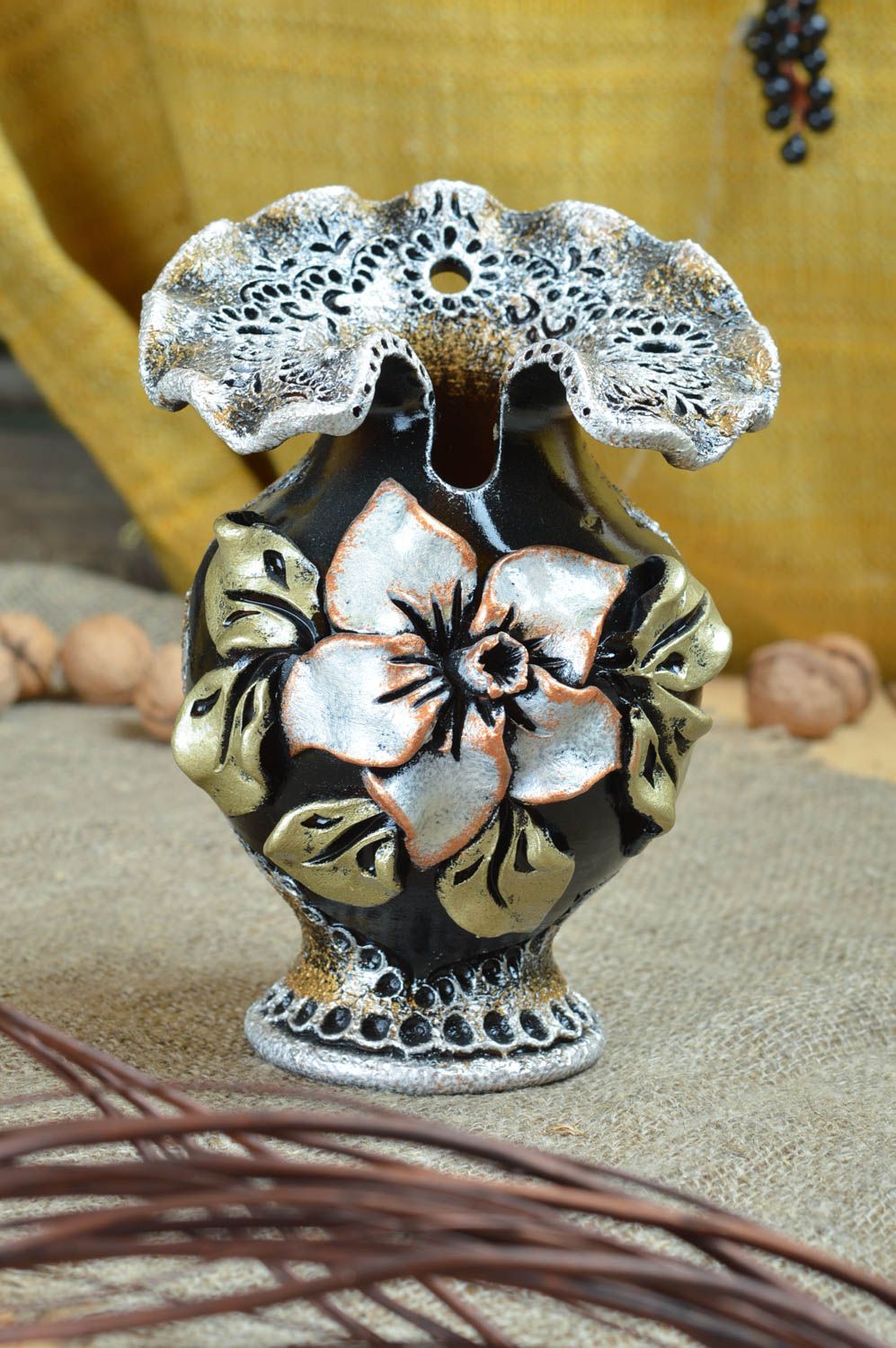 Florero original de cerámica hermoso hecho a mano con flor modelada 400 ml  foto 1