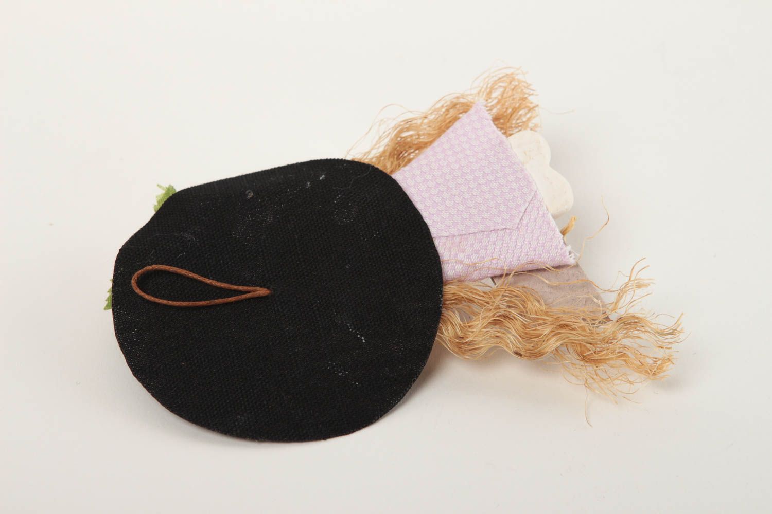 Handmade kleine Puppe Deko Anhänger Geschenkidee für Freundin mit schwarzem Hut foto 4