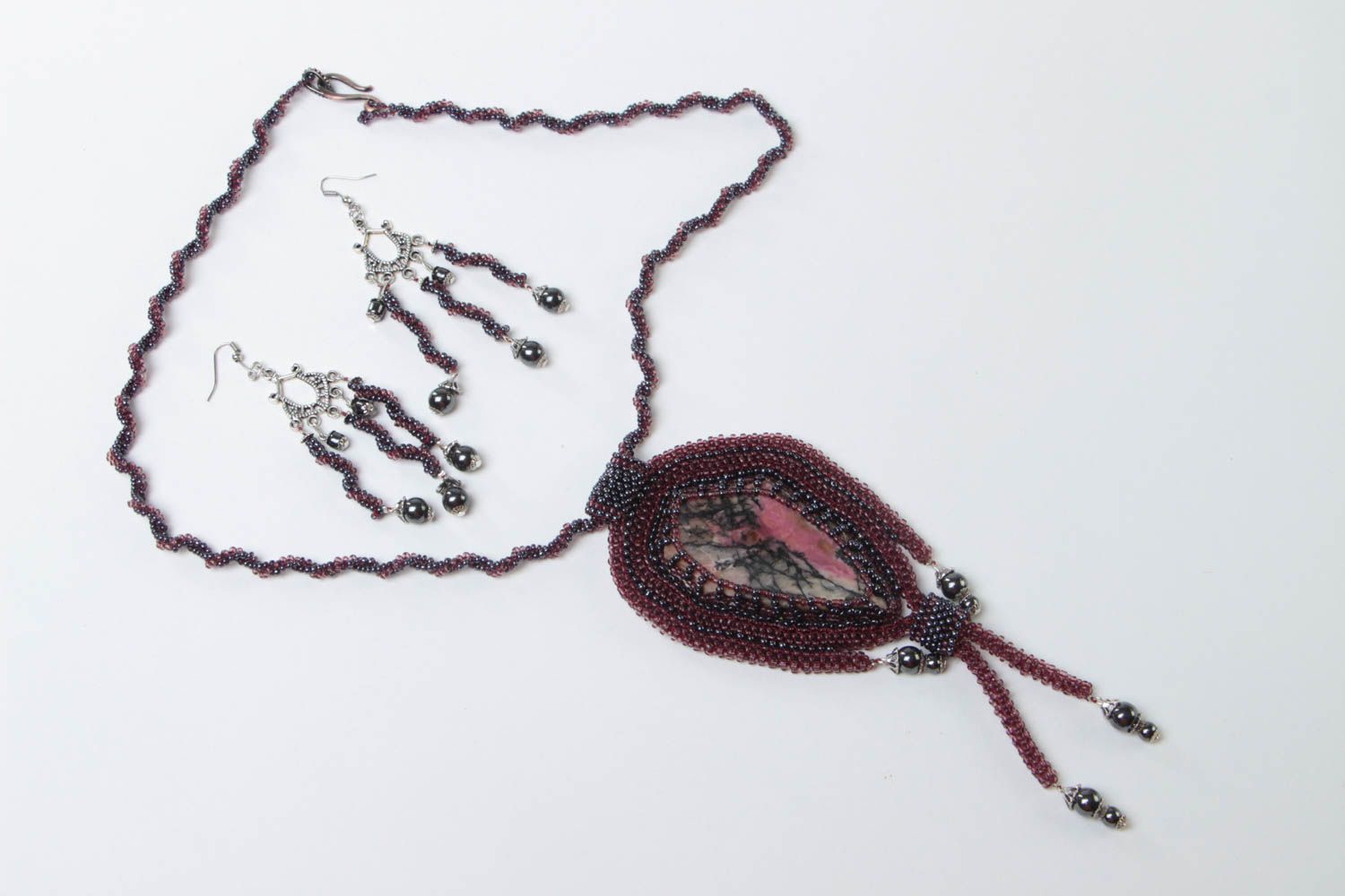 Модные бисерные украшения ручной работы серьги из бисера украшение на шею фото 2