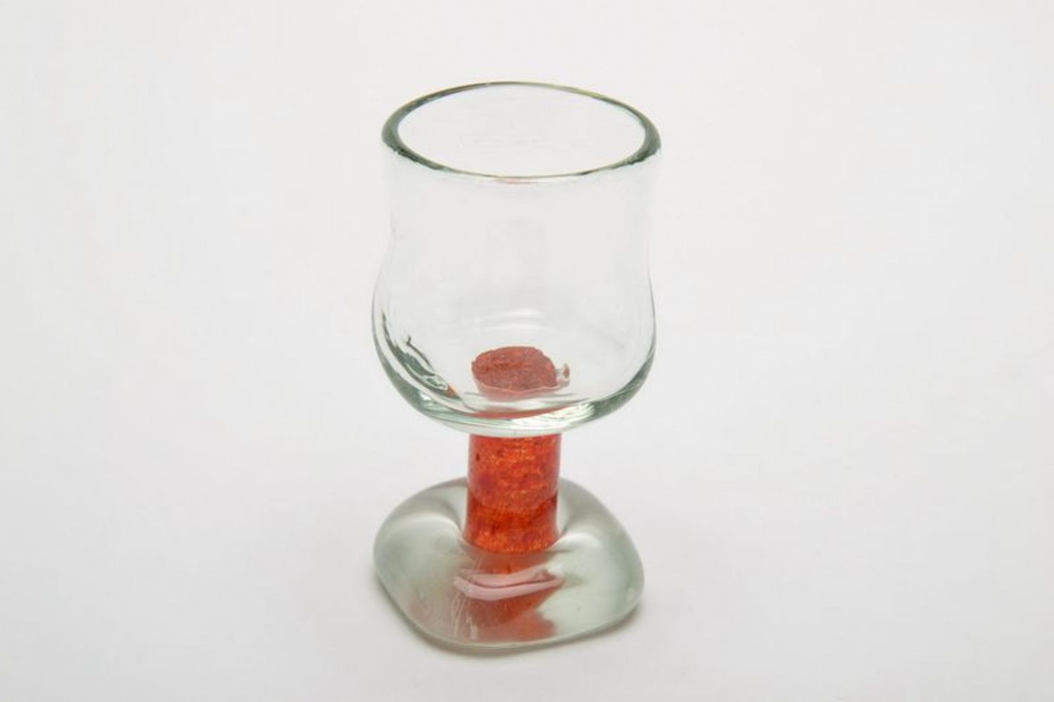 Glass tumbler with terracotta stem photo 2