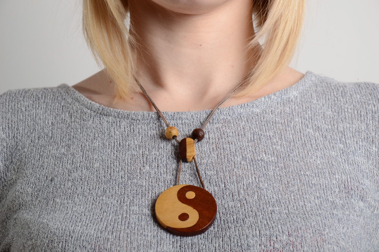 Handmade round carved wooden neck pendant with cord Yin and Yang for women photo 2