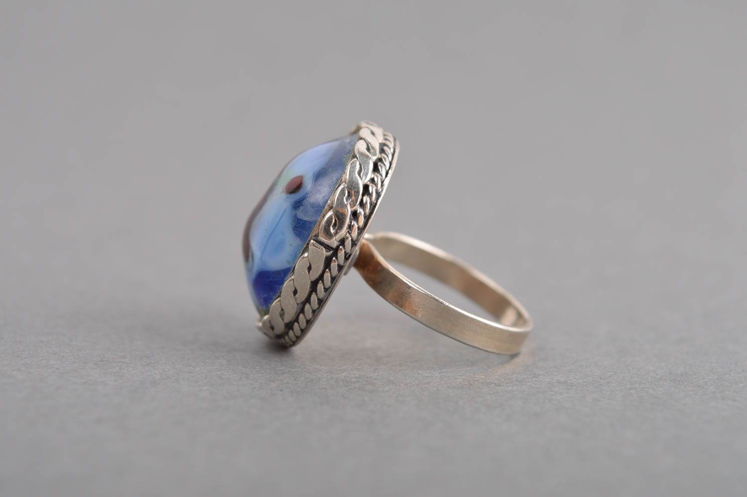 Стильное кольцо хэнд мэйд украшение из мельхиора женское кольцо с синим стеклом фото 4