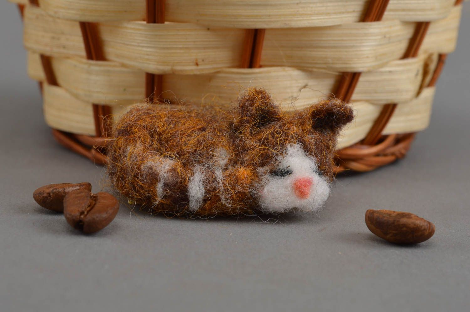 Handmade felted wool toy cute toys wool miniature animals home decoration photo 1
