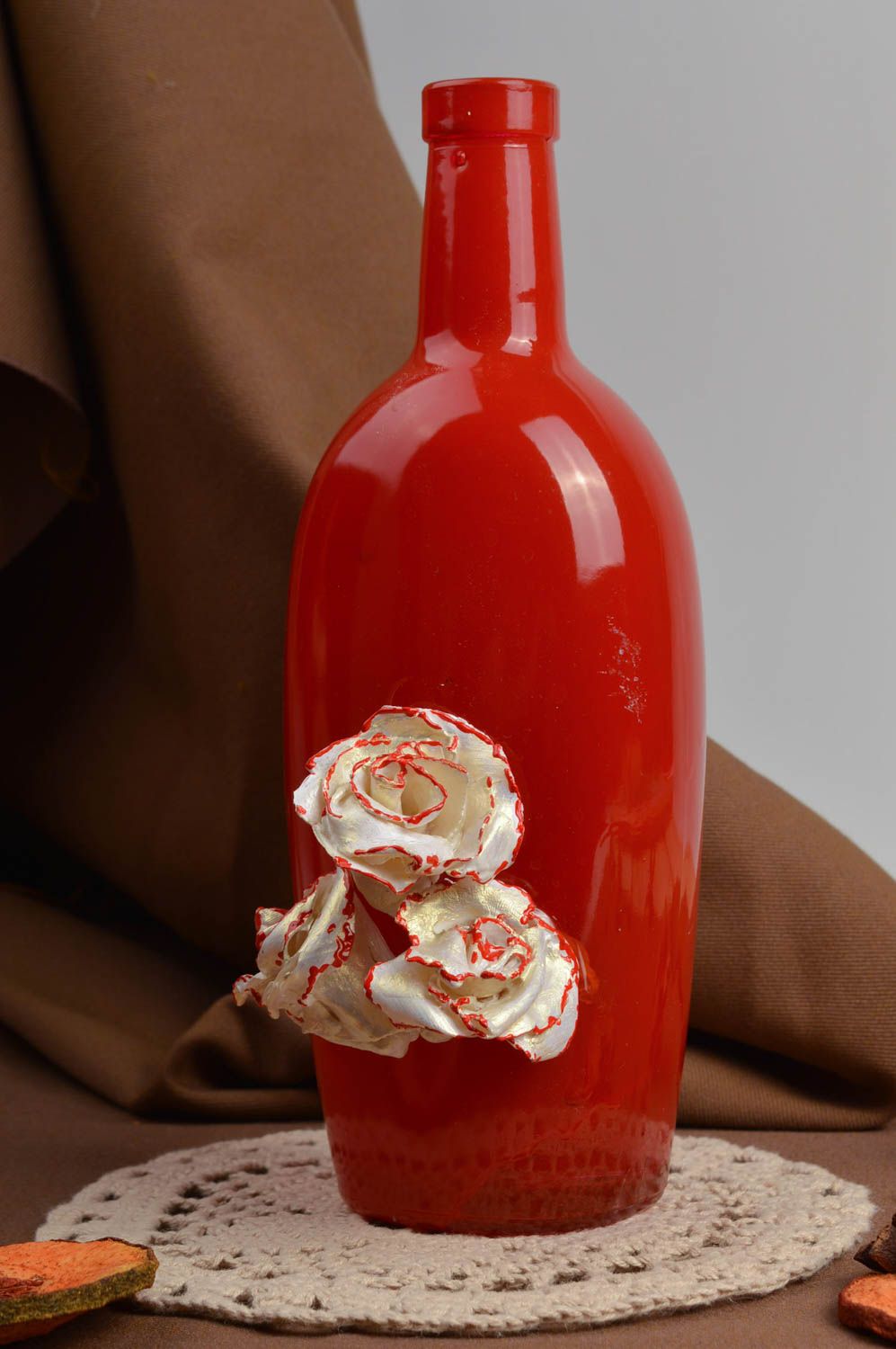 Красная стеклянная бутылка хенд мейд необычный подарок красивая посуда 500 мл фото 1