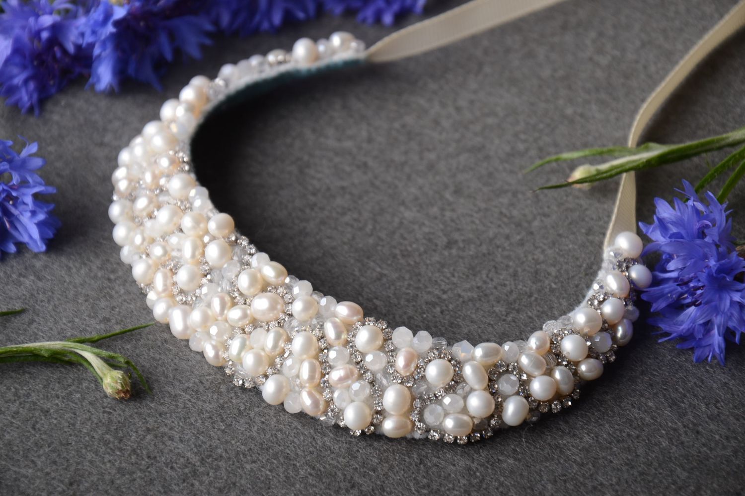 Handmade festive white necklace unusual elegant necklace stylish accessory photo 1