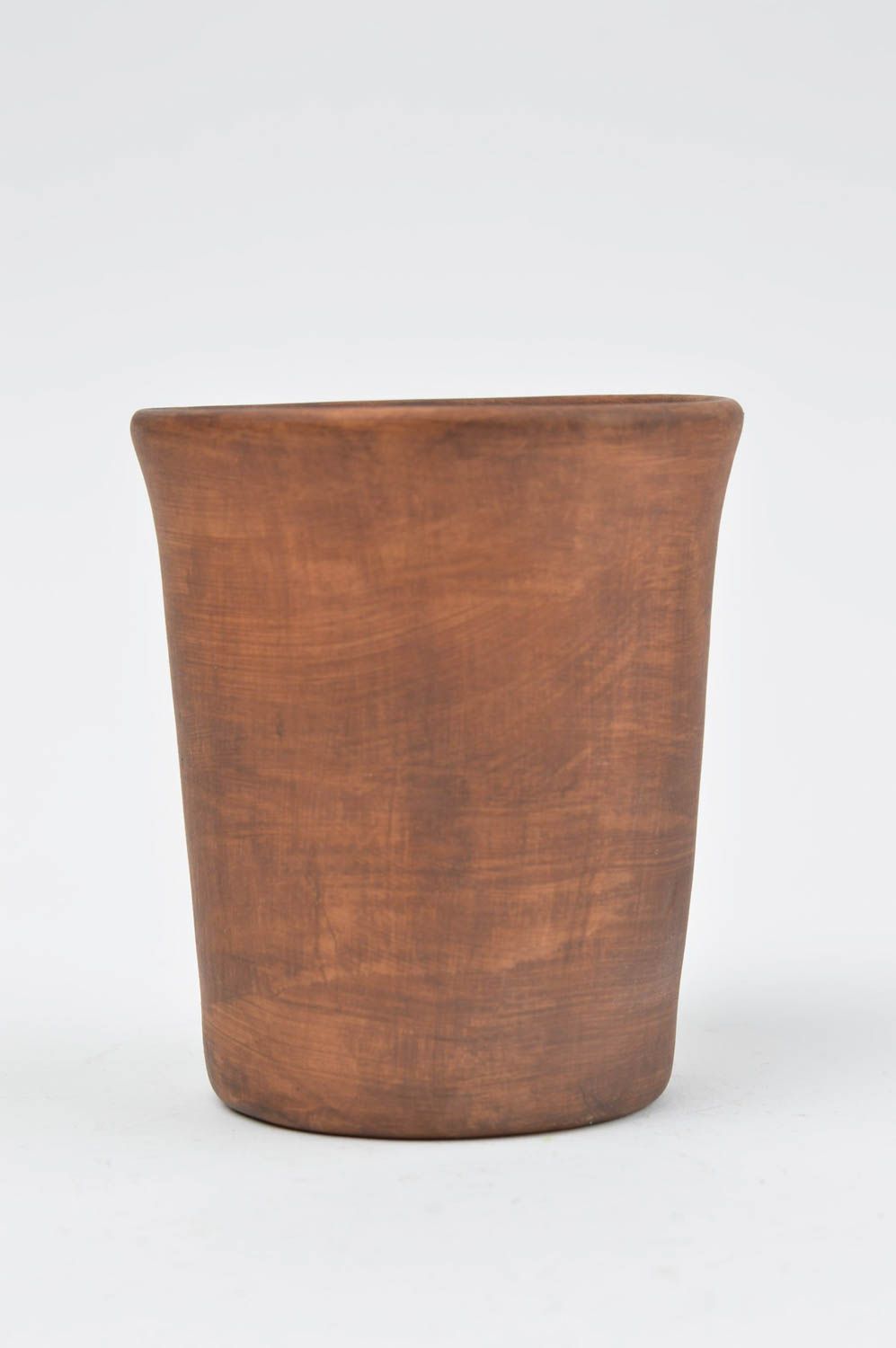 Глиняный стакан гладкий коричневый красивый классической формы ручной работы фото 2