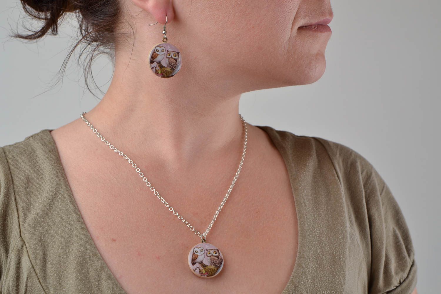 Beautiful handmade jewelry set plastic earrings and pendant with decoupage Owls photo 2