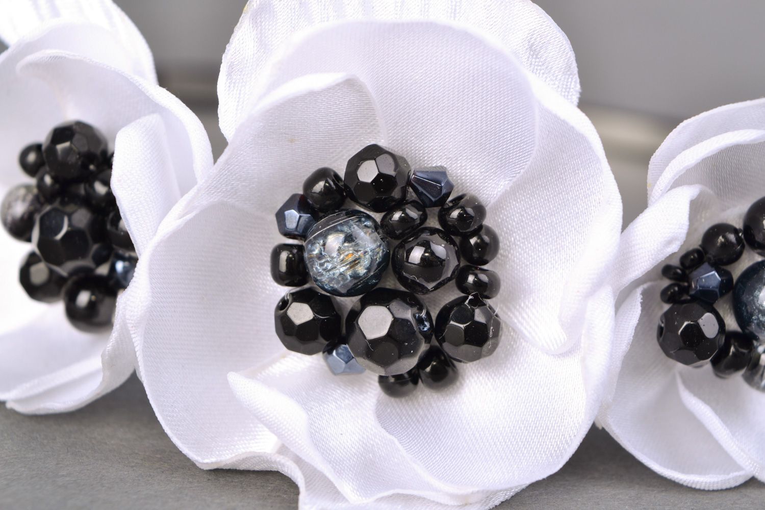 Handmade designer headband with white decorative flowers made of fabric photo 3