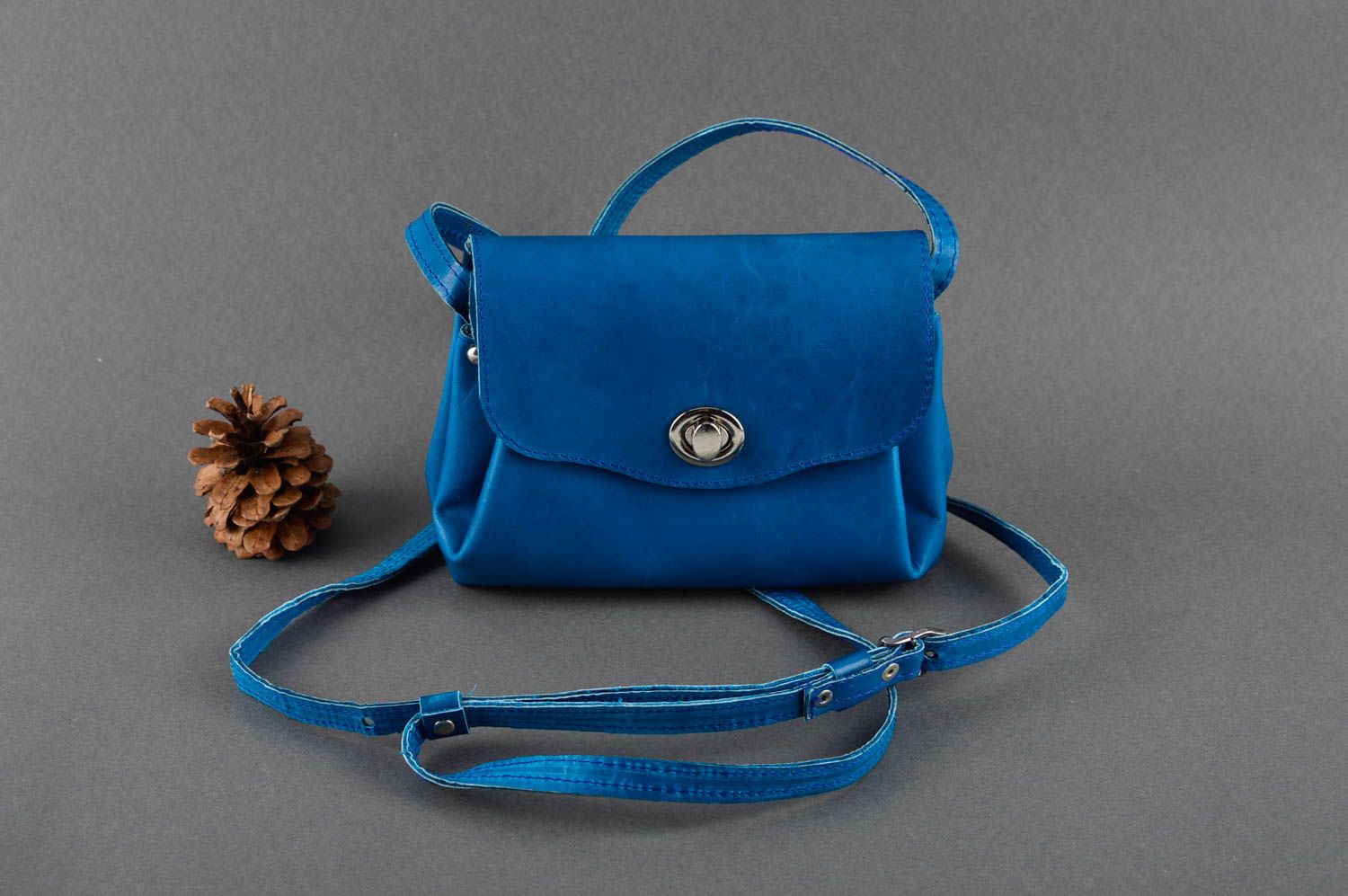Handmade blaue Damen Ledertasche Accessoire für Frauen kleine Umhängetasche foto 1