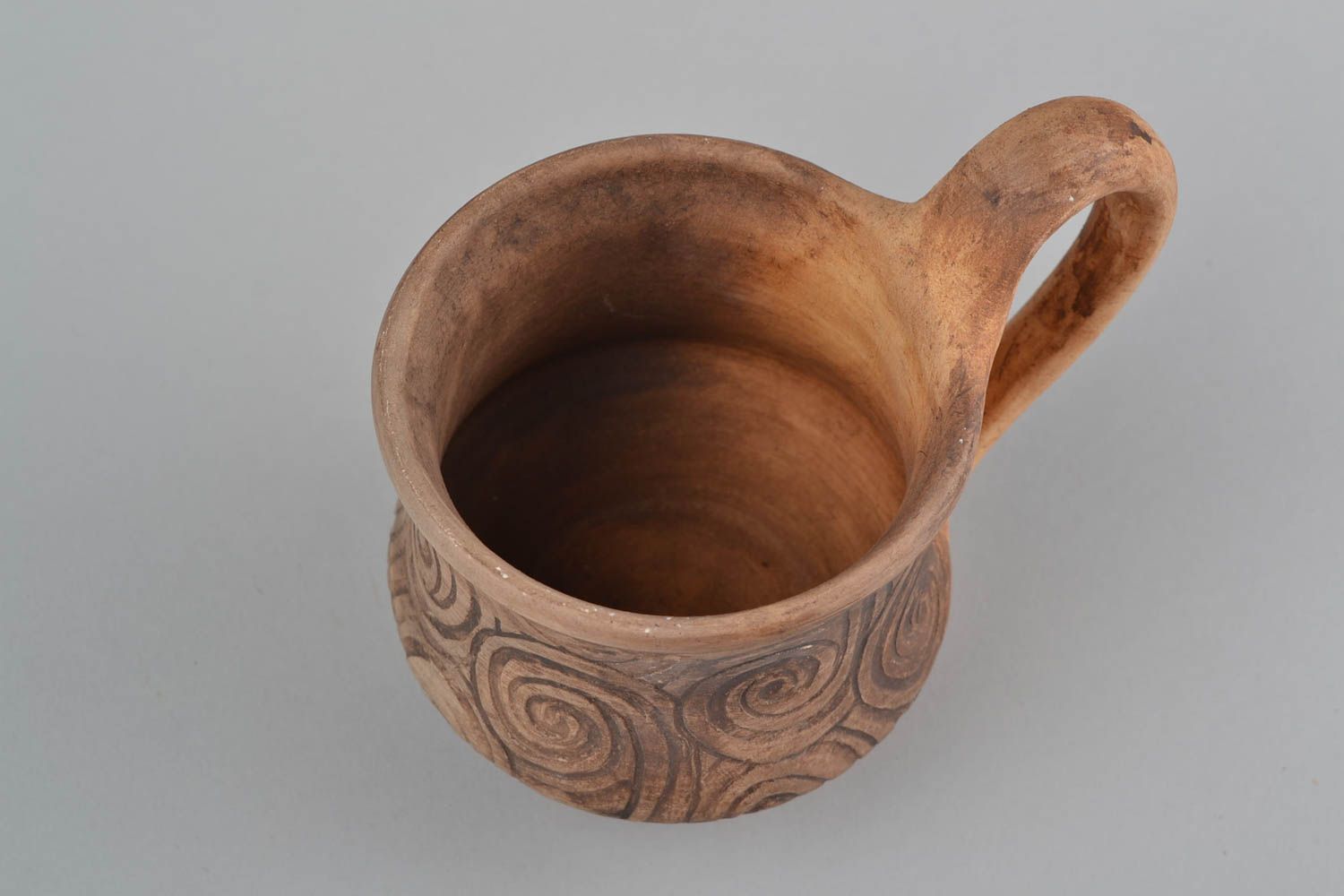 Tasse en argile faite main originale technique de poterie avec ornement 35 cl photo 4
