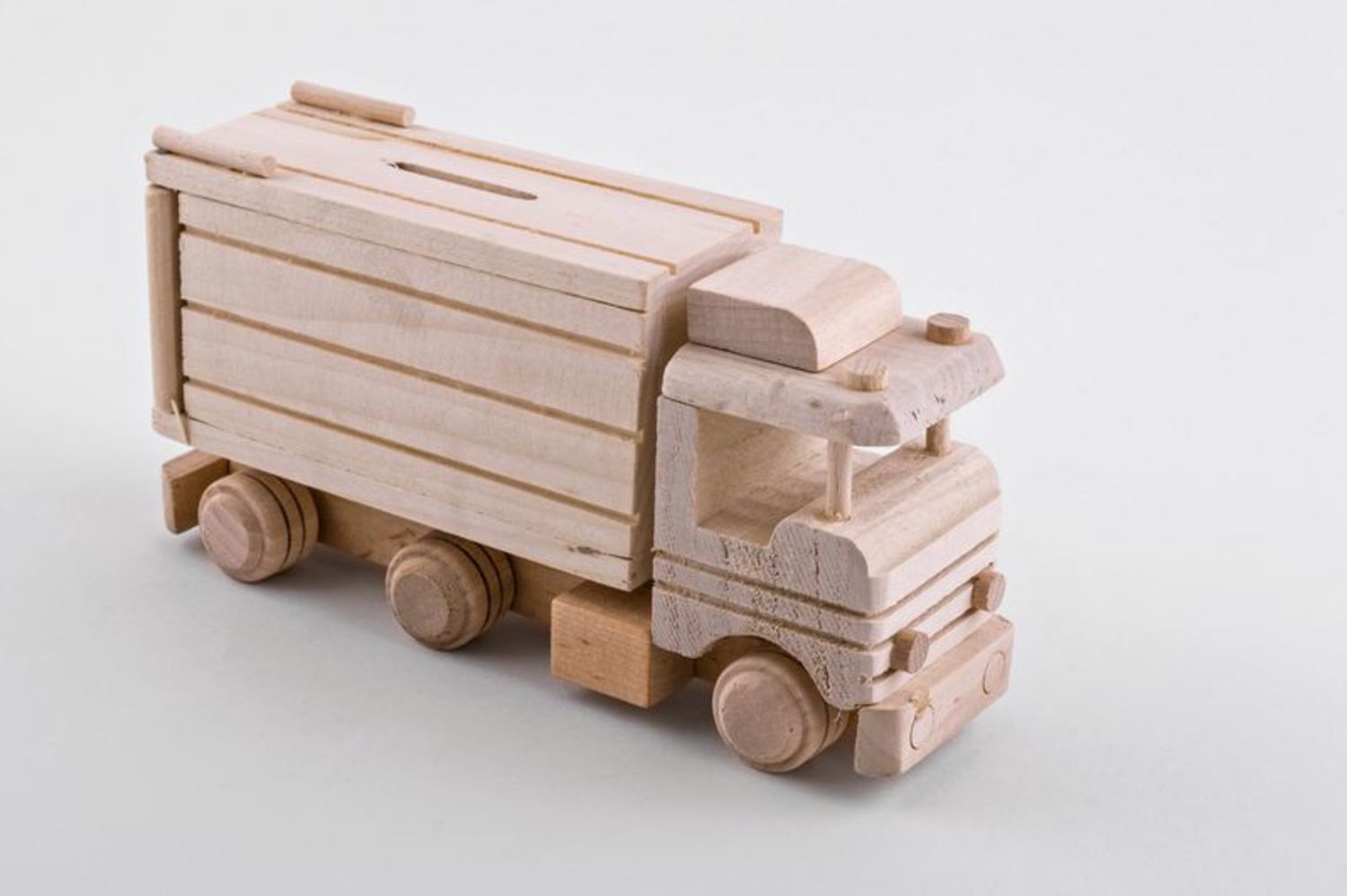 Детская деревянная копилка-игрушка фото 5
