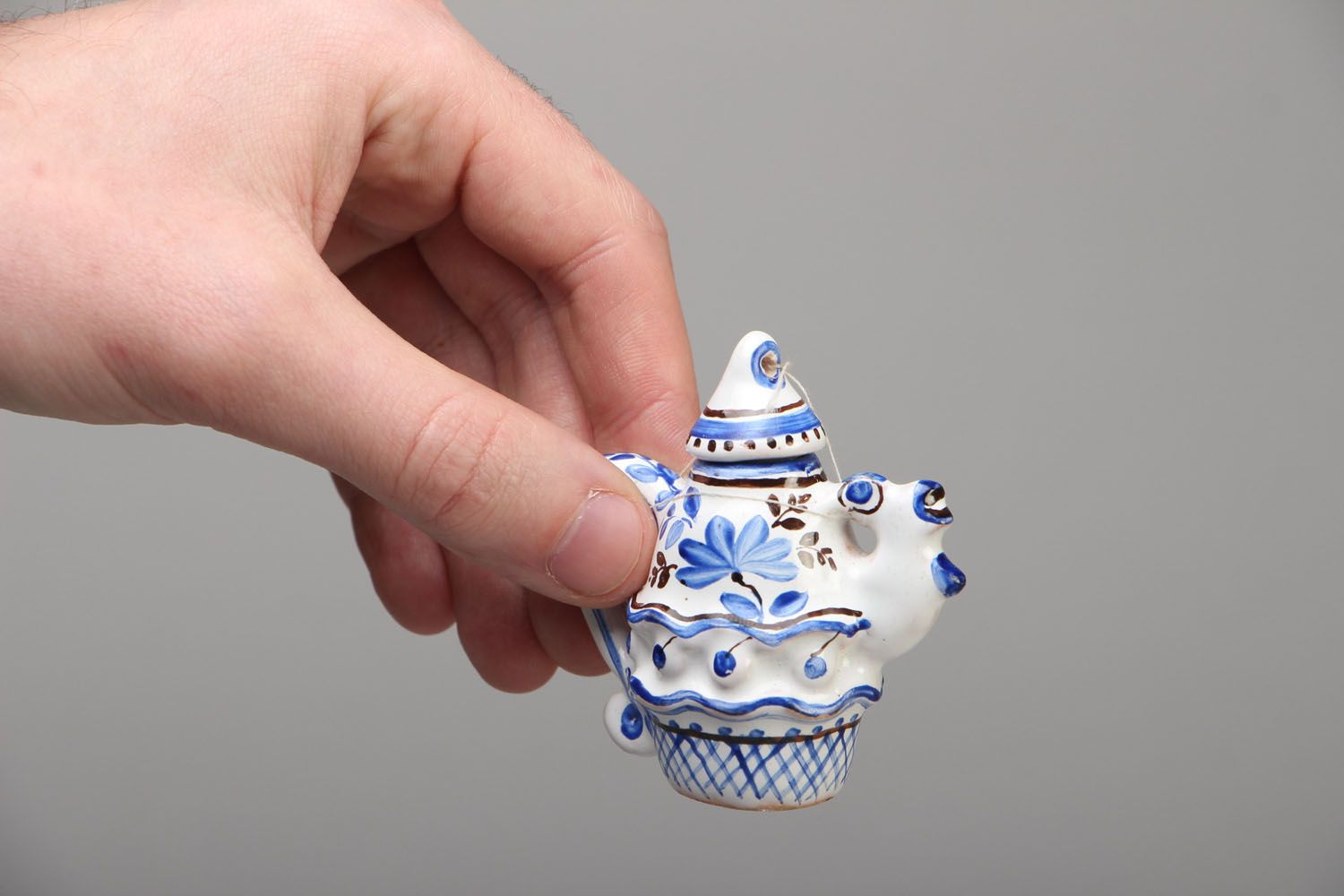 Figurine en céramique faite main en forme de théière photo 4