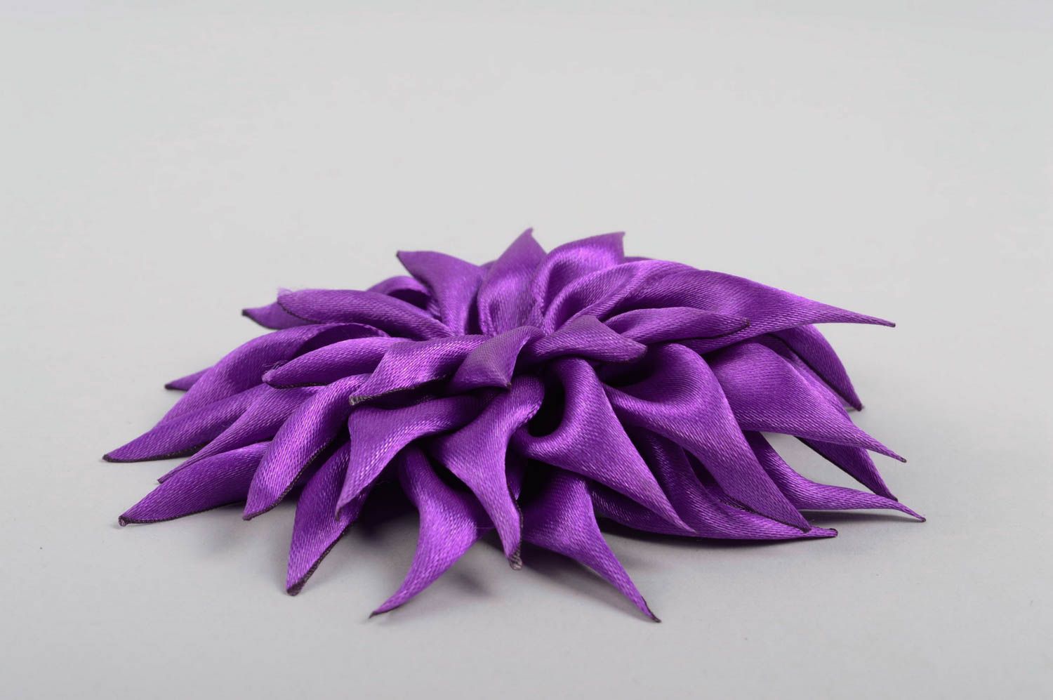 Фиолетовое украшение ручной работы заколка с цветком аксессуар для волос фото 3