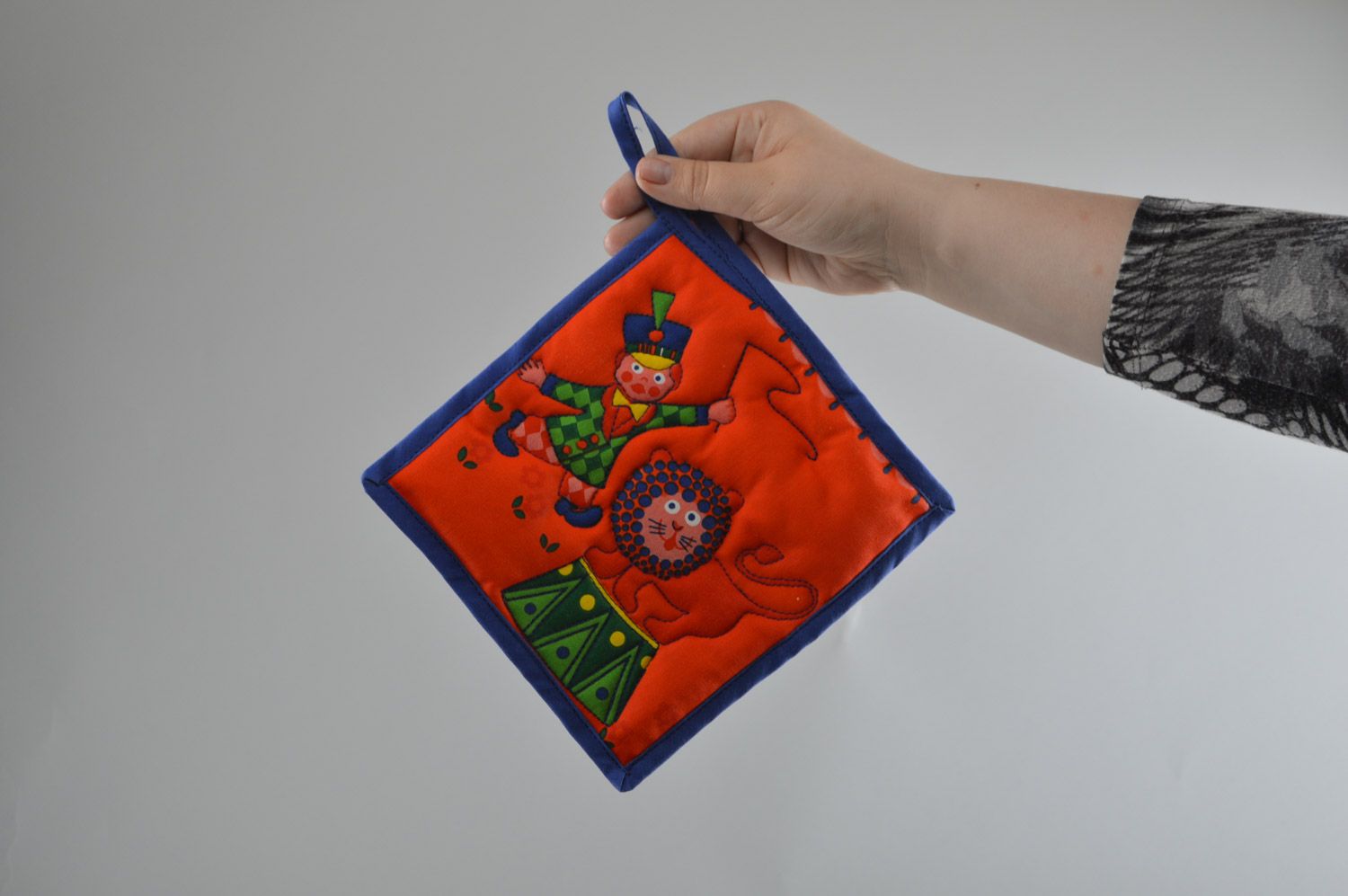 Bright red handmade square hot pot holder sewn of cotton Lion in Circus photo 2