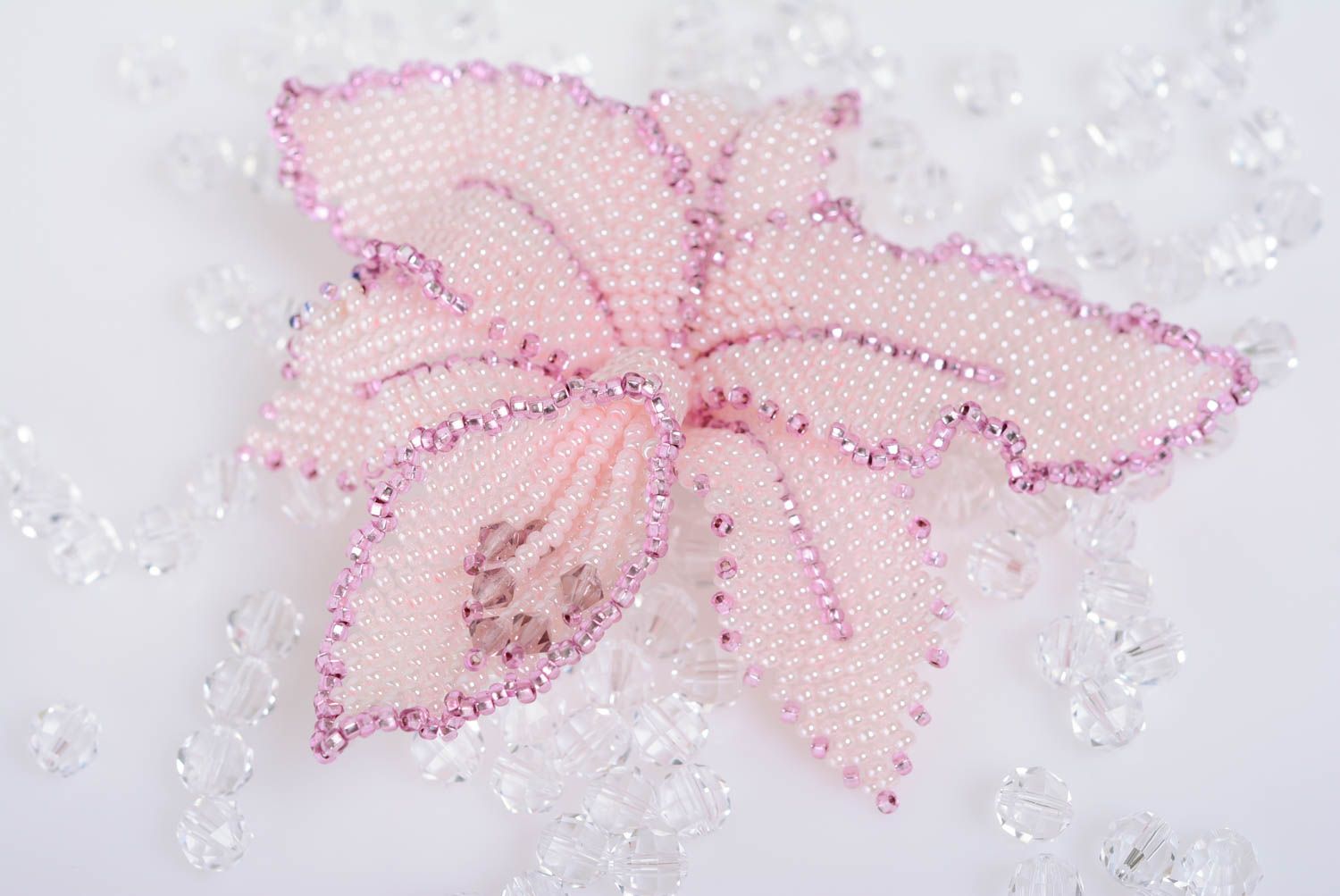 Handmade designer volume beaded flower brooch in the shape of gentle pink lily photo 1
