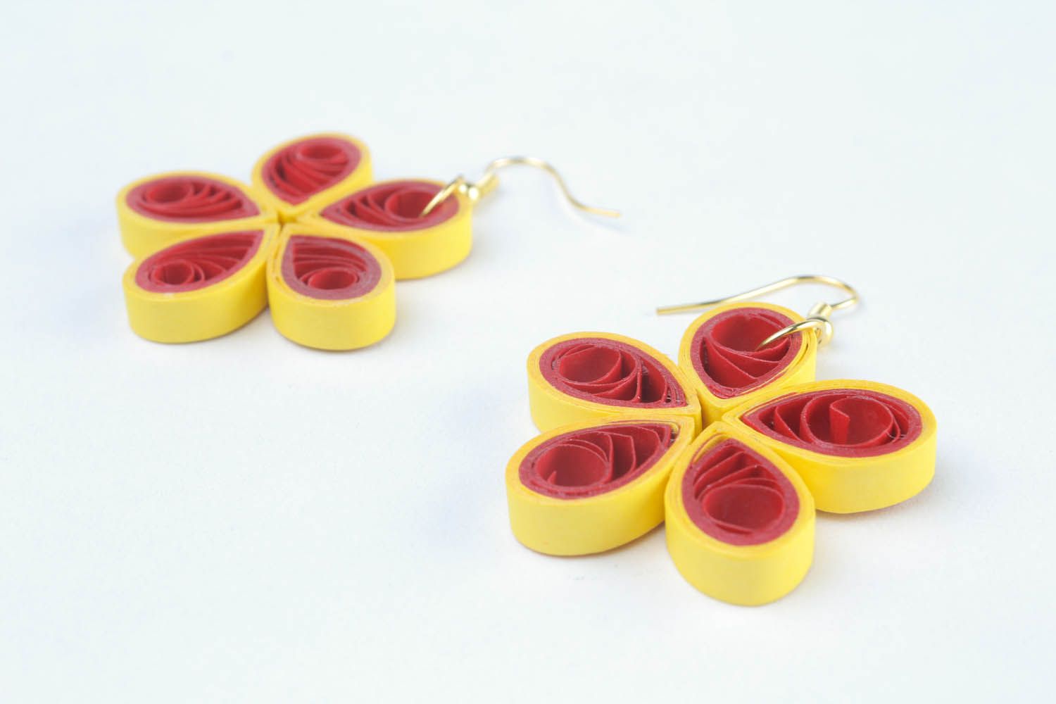 Earrings made of quilling paper photo 4