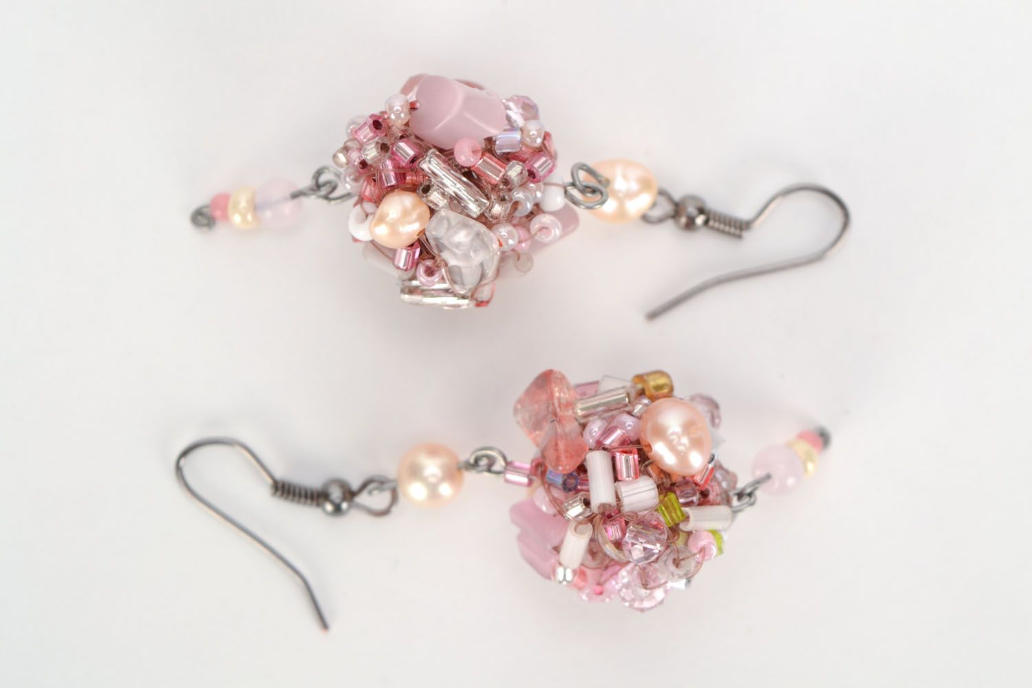 Boucles d'oreilles roses avec améthyste et jais  photo 2