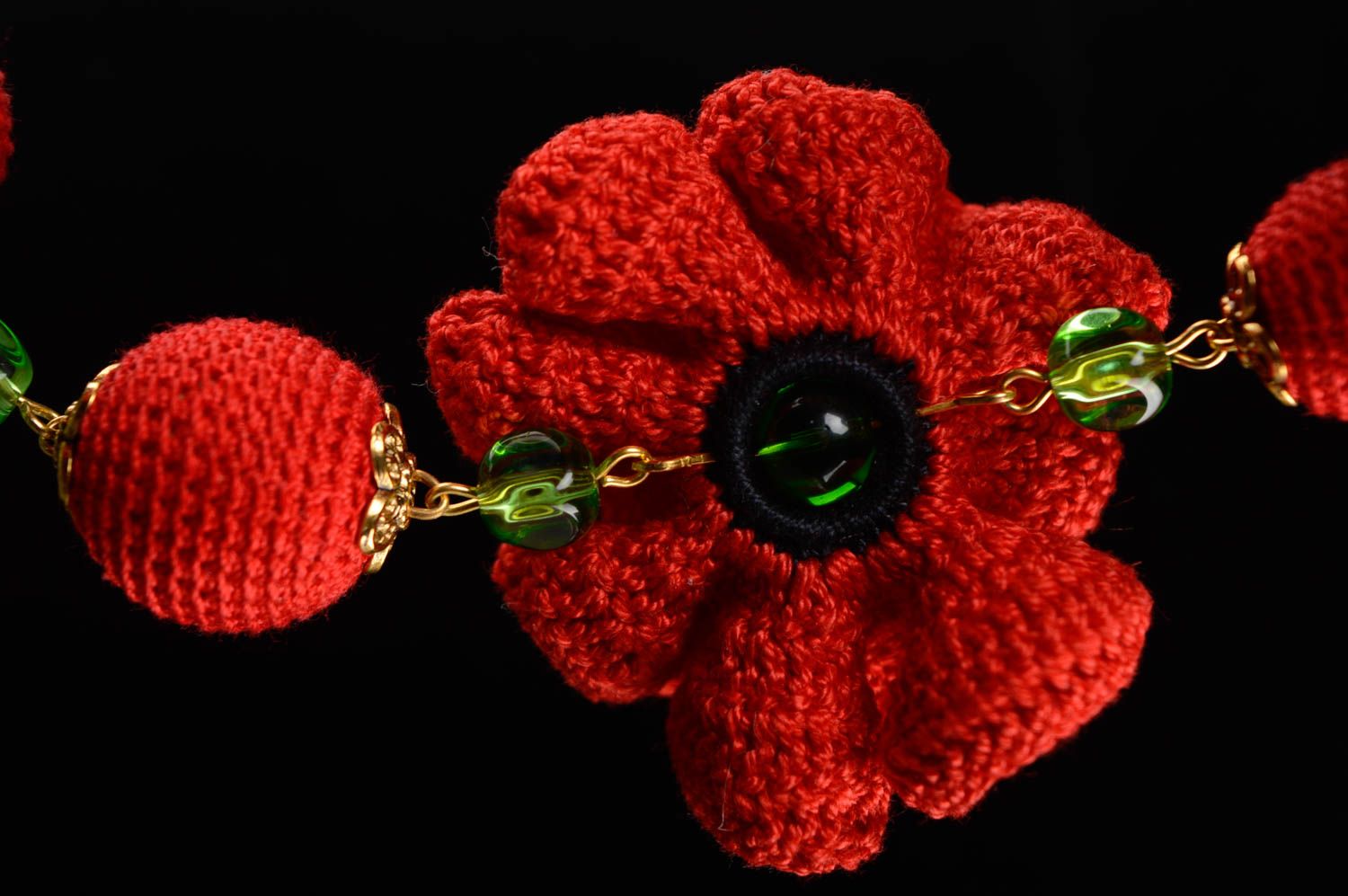 Collier tricoté au crochet rouge fait main fleurs pavots de design cadeau femme photo 3