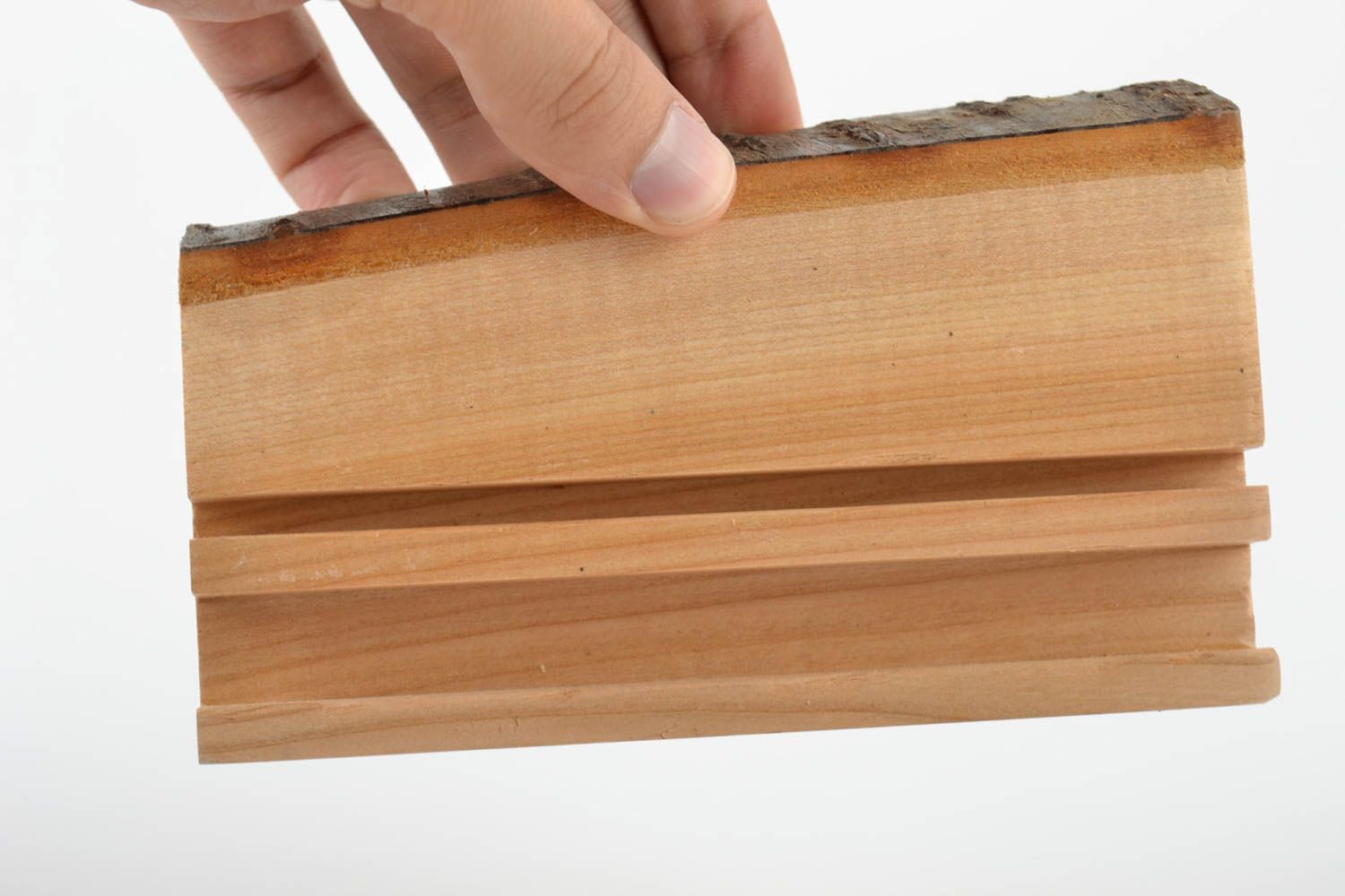 Petit support pour tablette en bois écologique fait main pratique design photo 5