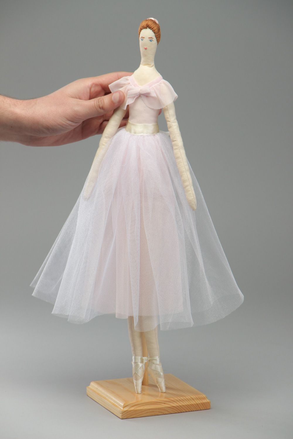 Handgemachte Stoff Puppe Ballerina aus Leinen Tüll Satin und Hollow Fiber  foto 4