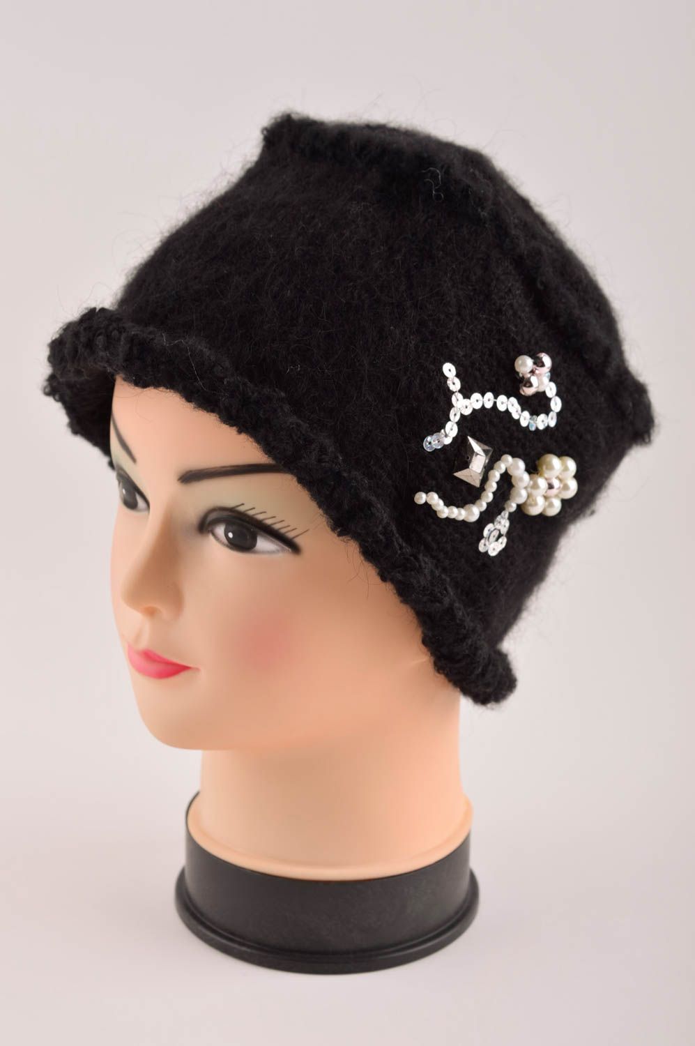 Mütze für Frauen schwarze Mütze modisches Accessoire Designer Handarbeit toll foto 2