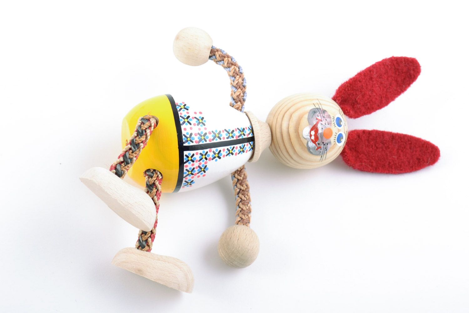 Деревянная эко игрушка зайчонок с подвижными лапками маленький ручной работы фото 4