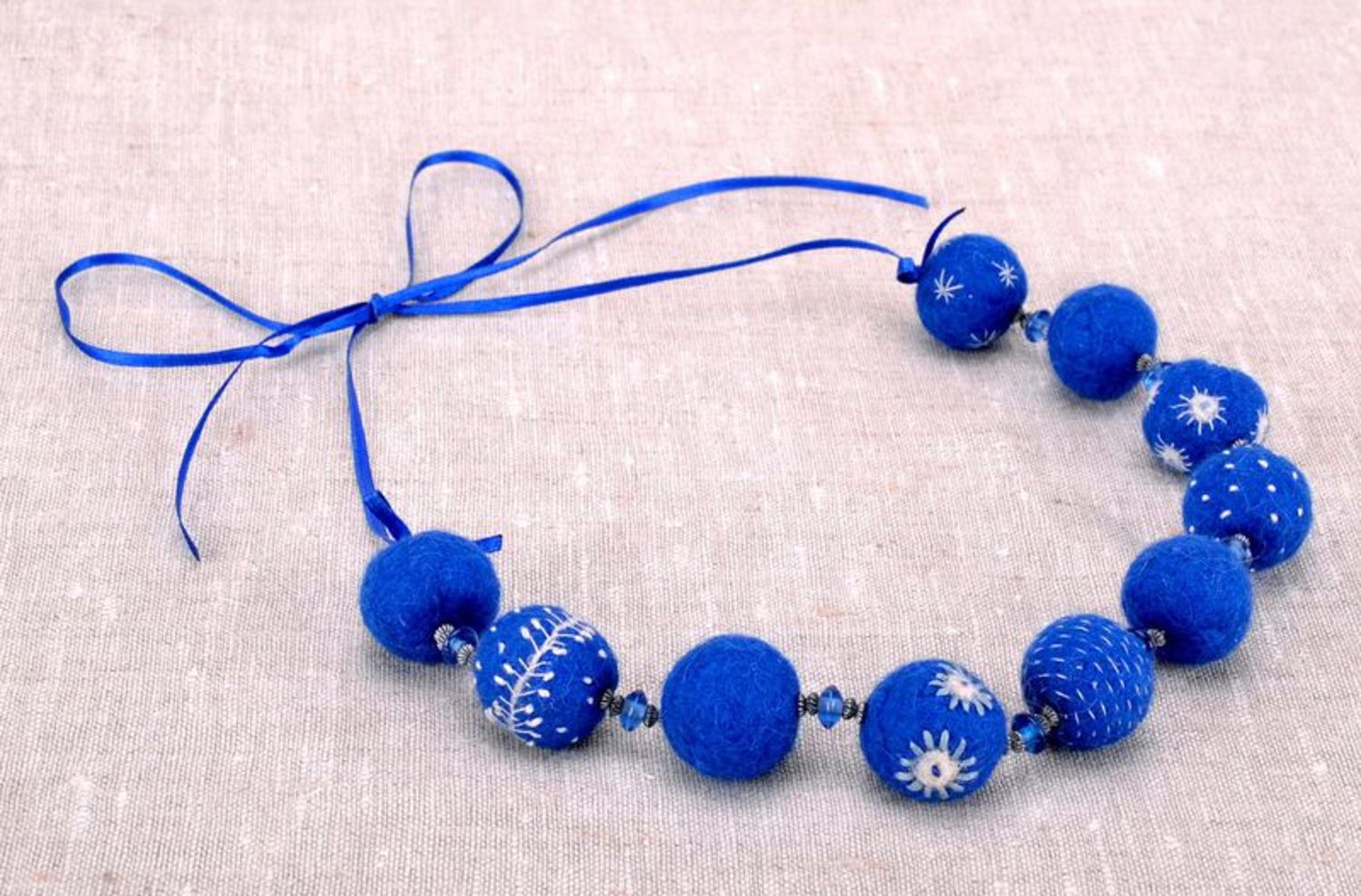 Blue beads made from 100 wool photo 2