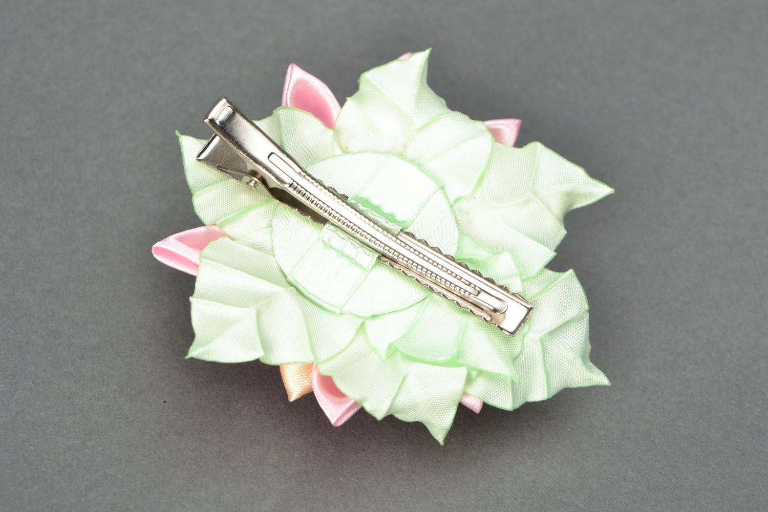 Kanzashi satin ribbon hair clip photo 4
